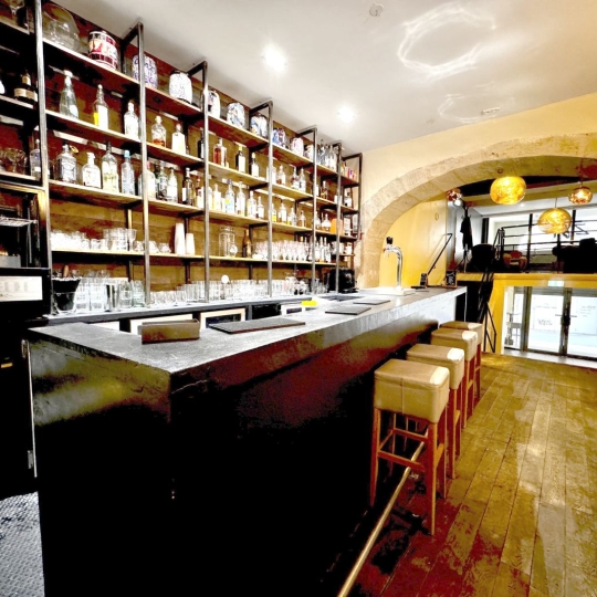  Annonces MONTPELLIERSUD : Commerces | MONTPELLIER (34000) | 130 m2 | 118 250 € 