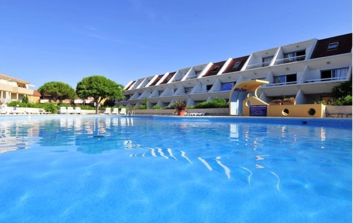 Studio CARNON-PLAGE 24 m2 74 500 € Studio CARNON-PLAGE 24 m2 74 500 €
