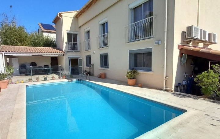 Villa LE CRES 220 m2 669 000 € Villa LE CRES 220 m2 669 000 €